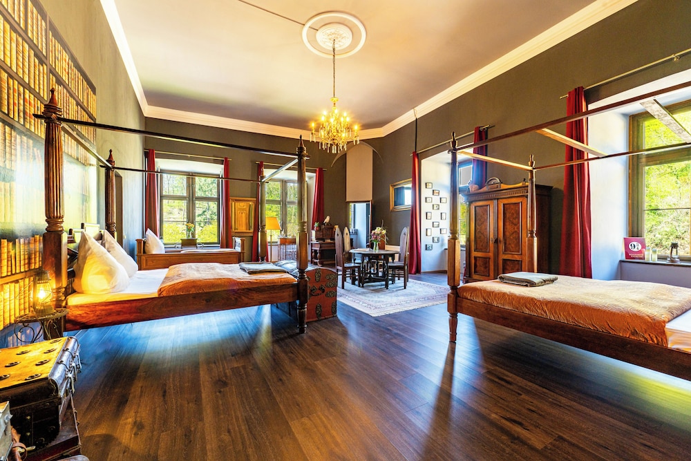 Deluxe Room, Multiple Beds, Garden View