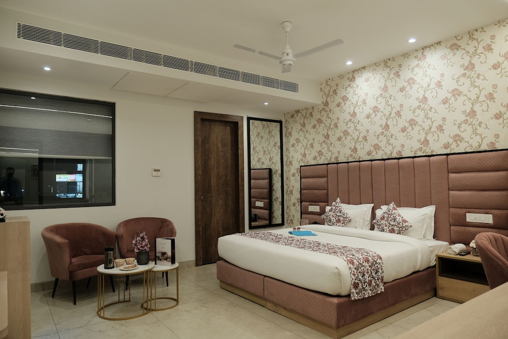 Premium Double Room, City View