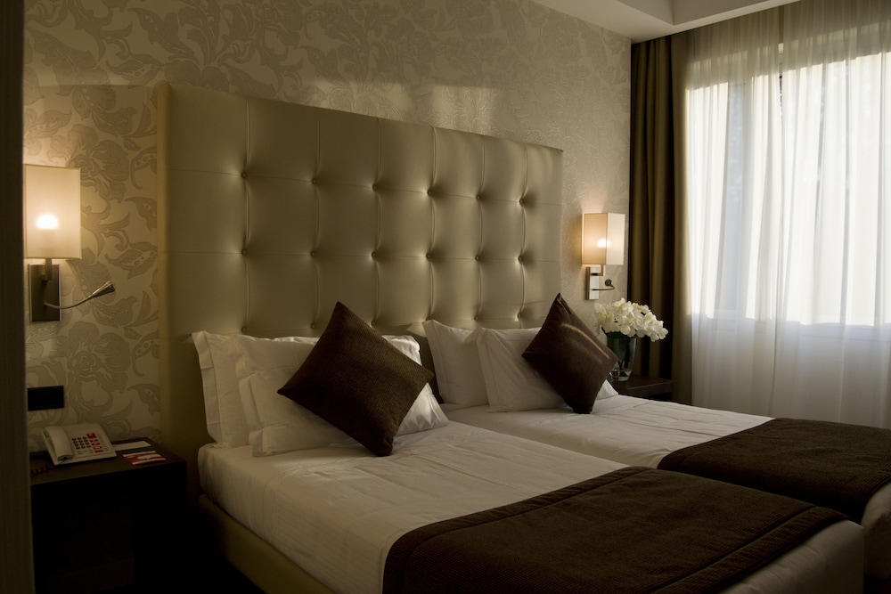 Deluxe Double Room Single Use photo 2