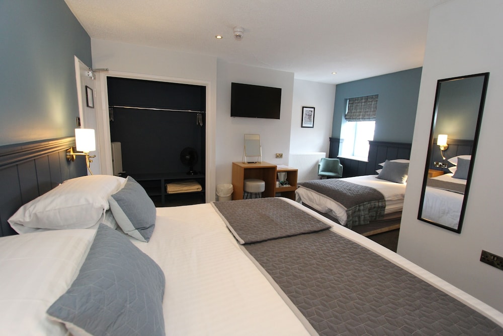Triple Room, Ensuite photo 3