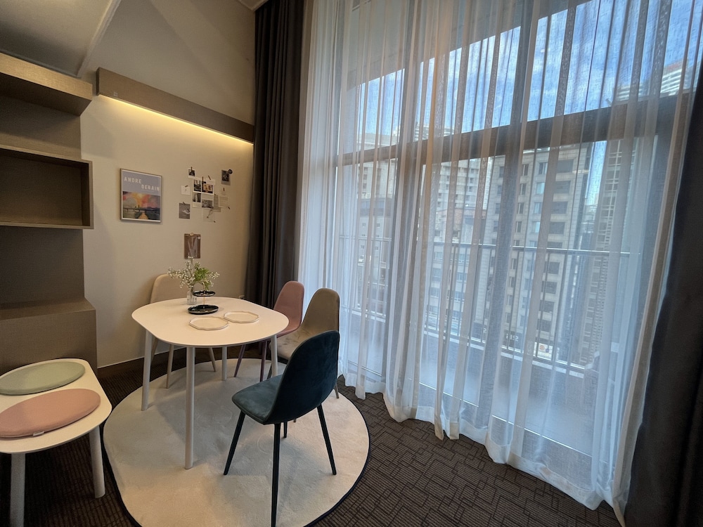 Party Room B - Photo 1