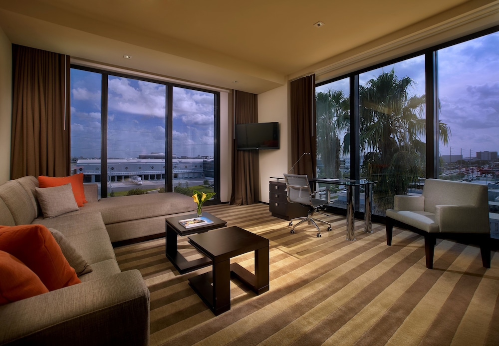 Deluxe Suite - Photo 3