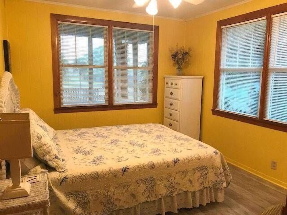 House, 2 Queen Beds (Corner Pocket) photo 1