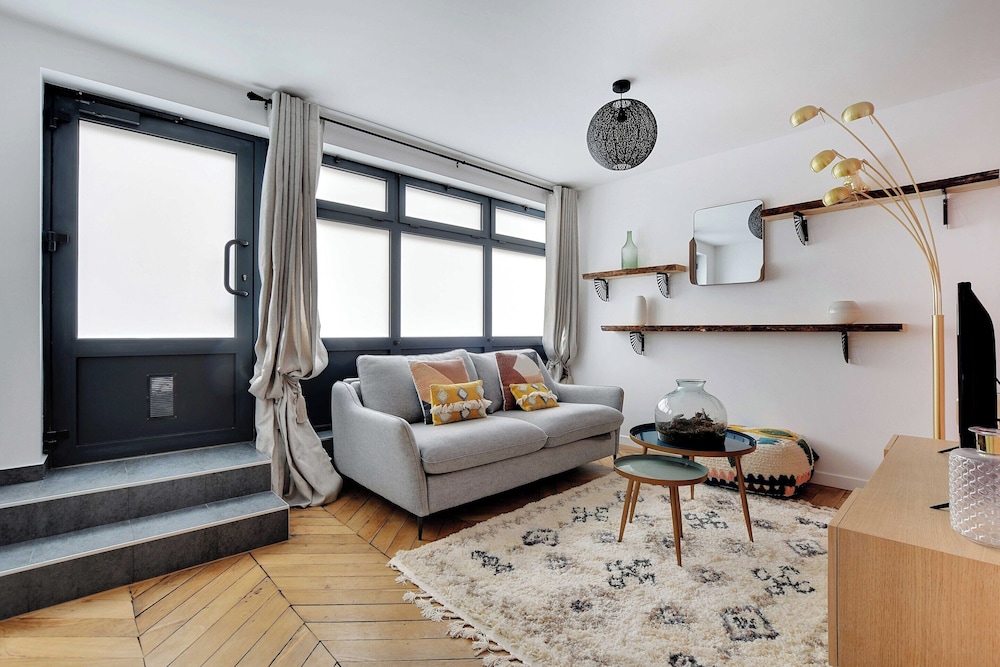 Apartment photo 1