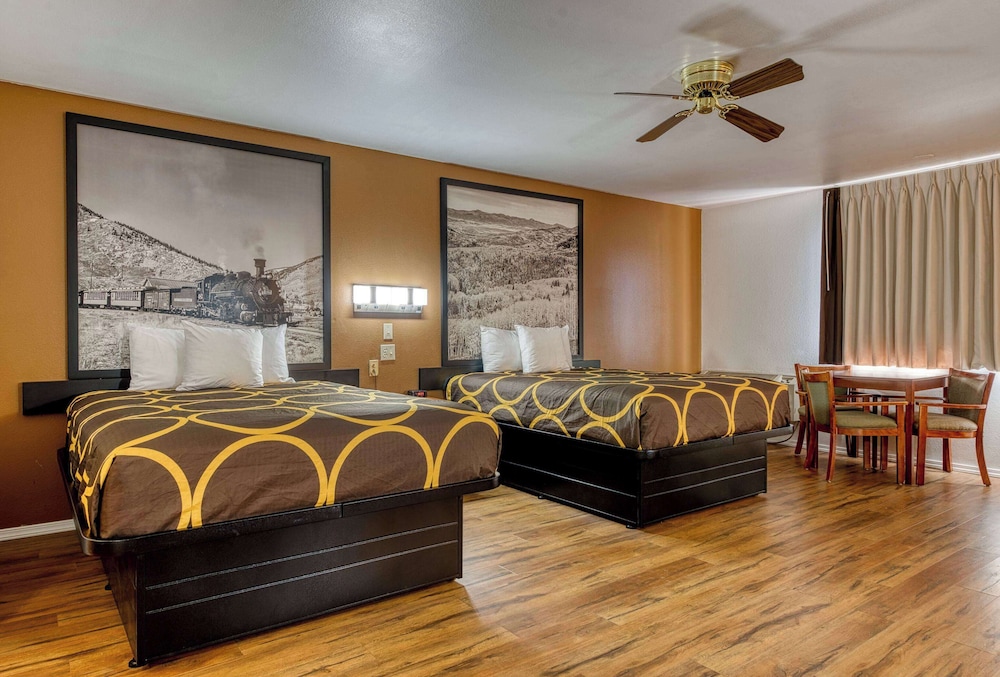 Room, Multiple Beds, Non Smoking - Photo 2