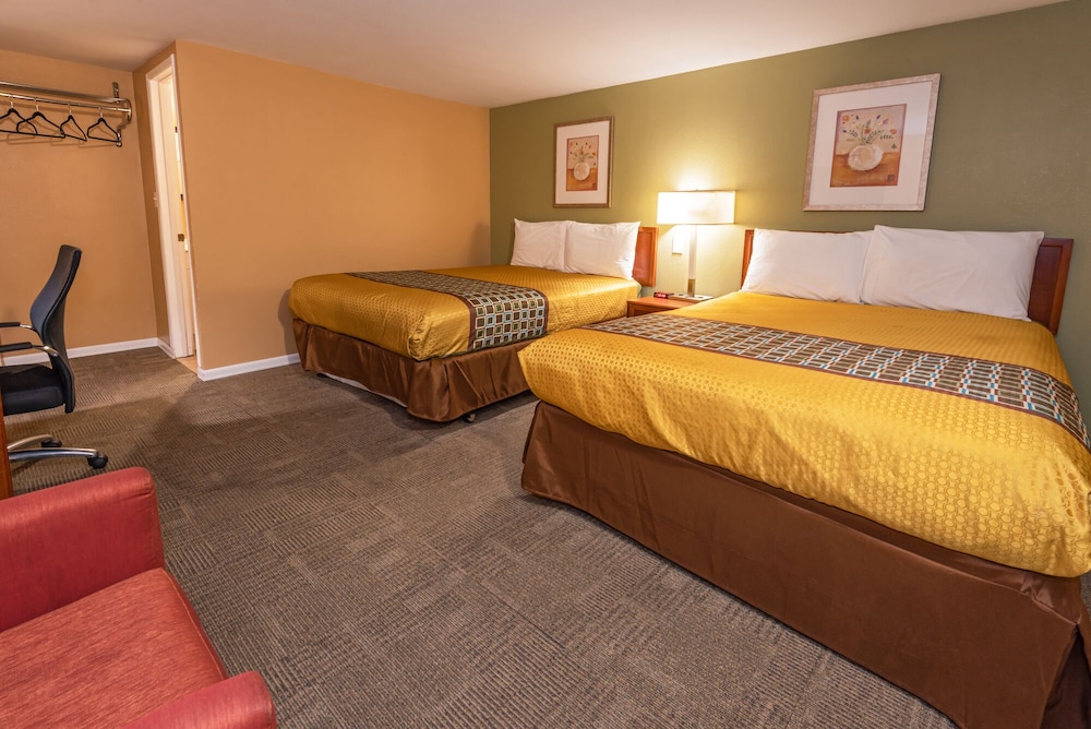Traditional Double Room, 2 Queen Beds photo 1