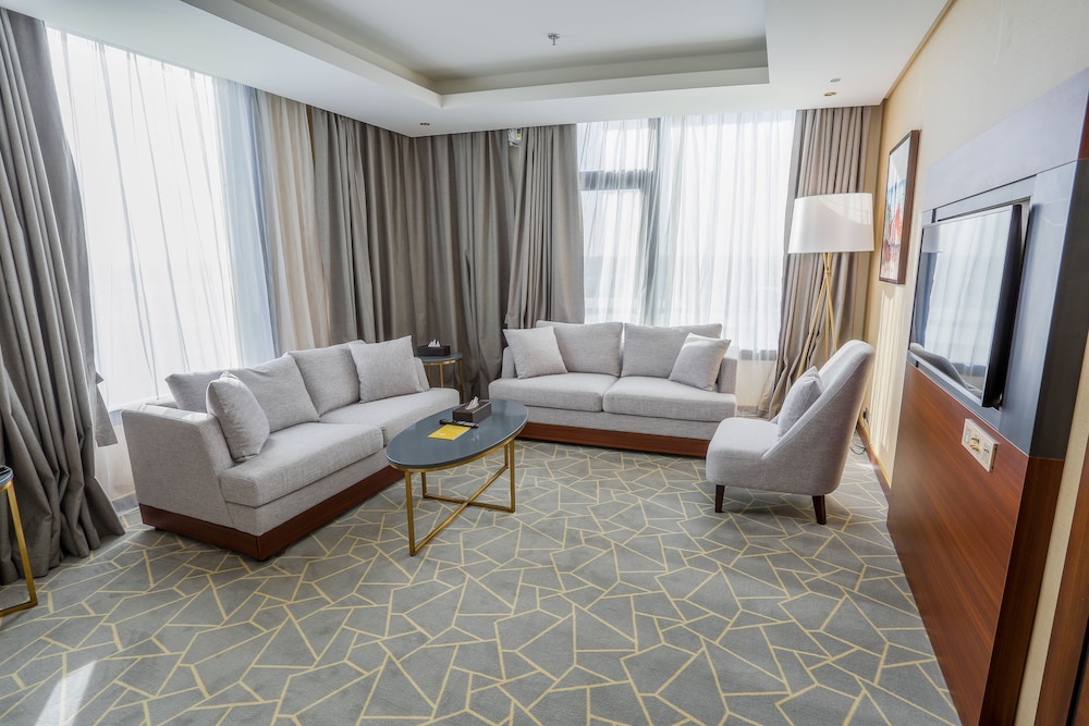 Superior Suite - Photo 4