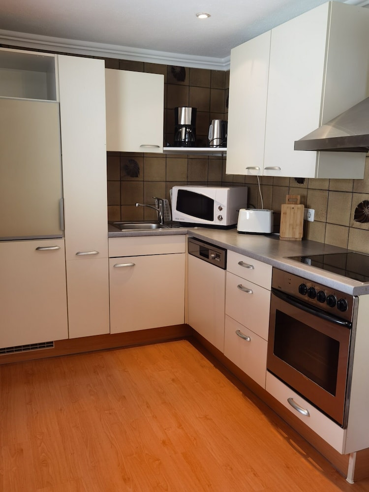 Basic Apartment photo 2