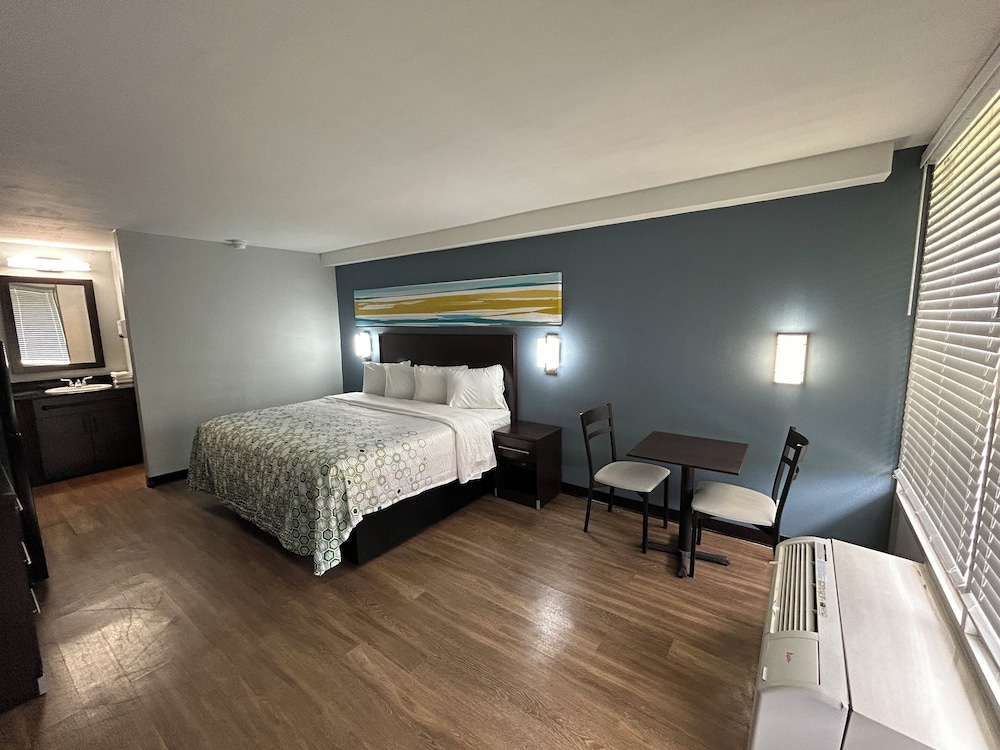 HomeTowne Studios by Red Roof Montgomery - Midtown, Billede 4