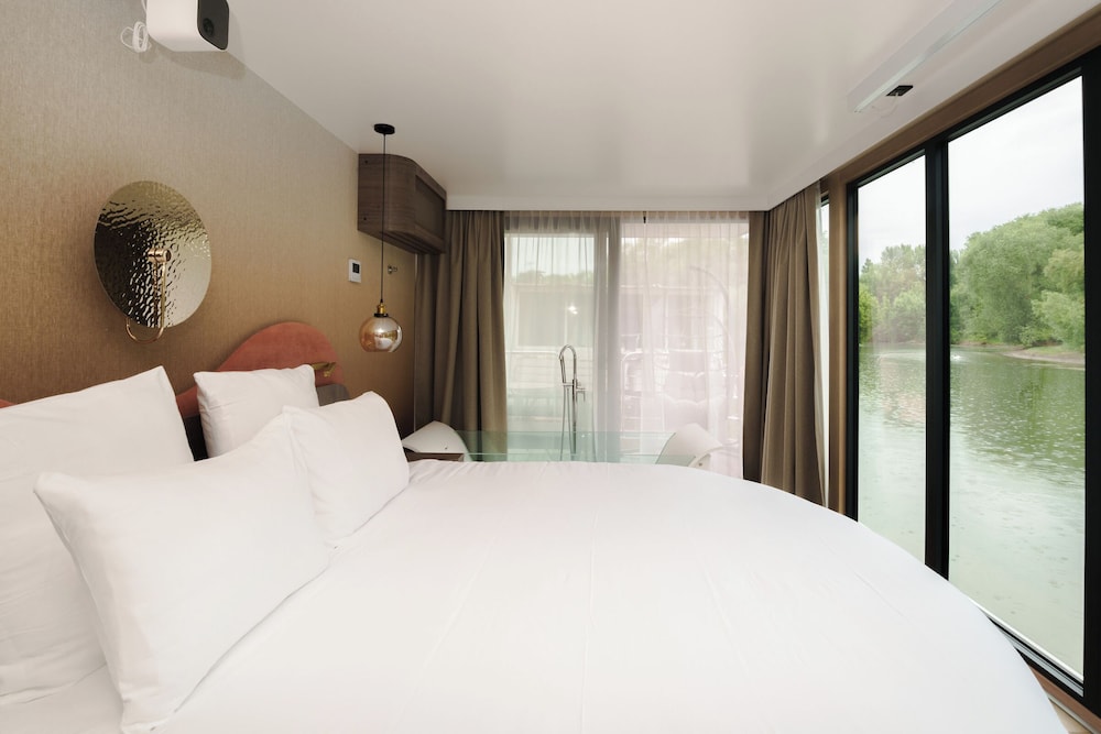 Panoramic Suite, River View photo 2
