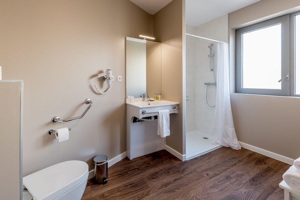 EXECUTIVE STUDIO (DOUBLE BED)
