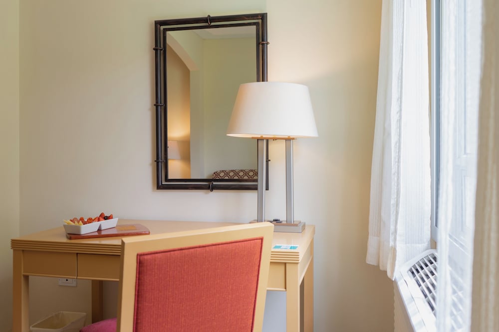 Standard Room, 2 Queen Beds, Non Smoking - Photo 4