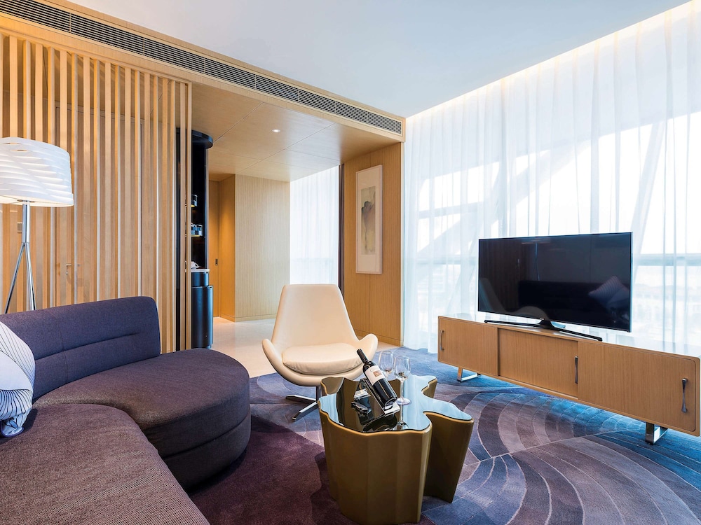 Deluxe Suite, 1 King Bed