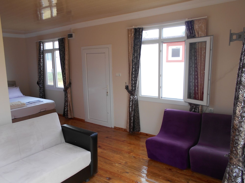 Bungalow photo 2