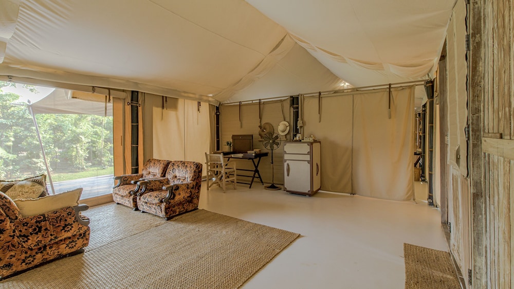 2-Bed 2-Room Suite Tent photo 3