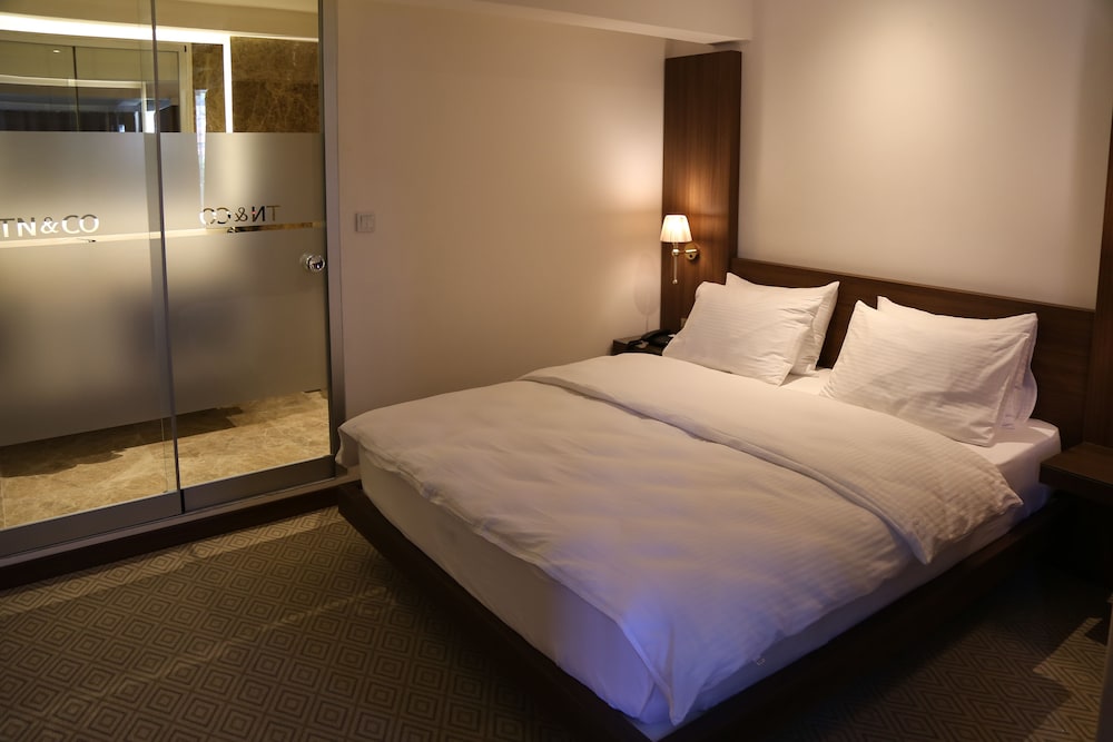 Premier Suite, 1 Queen Bed, Non Smoking photo 1
