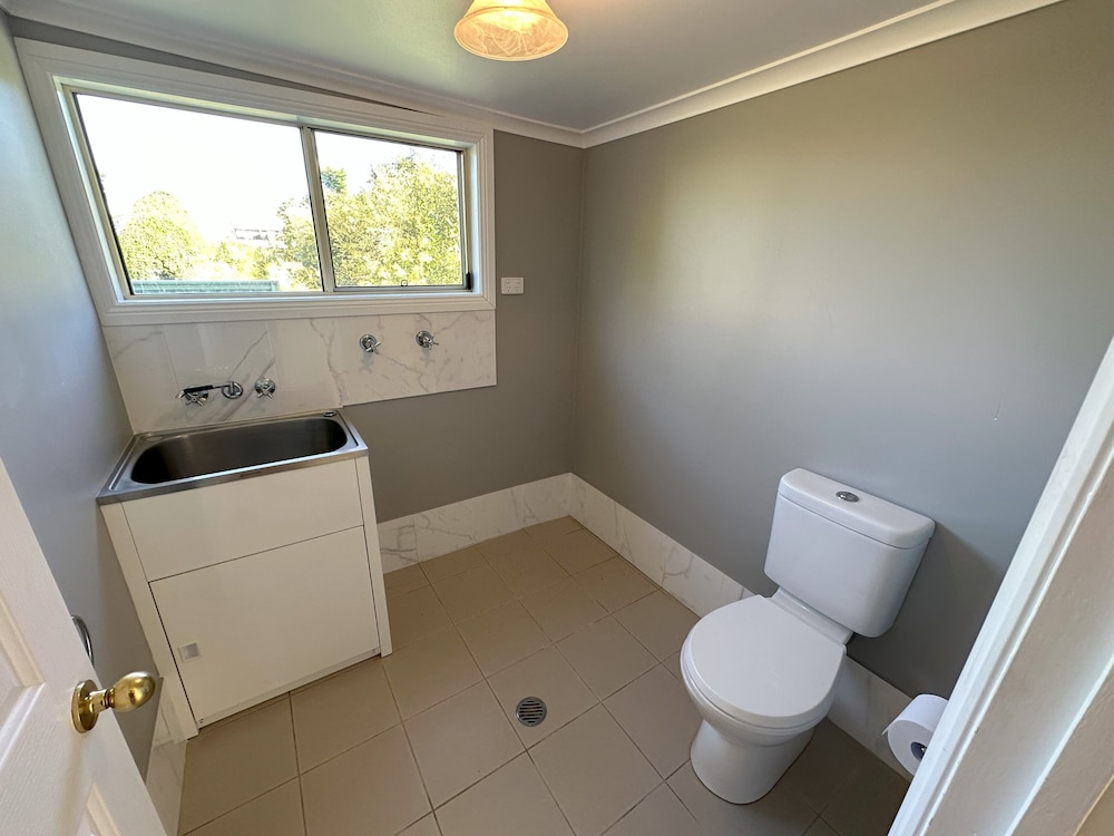 Basic House photo 3