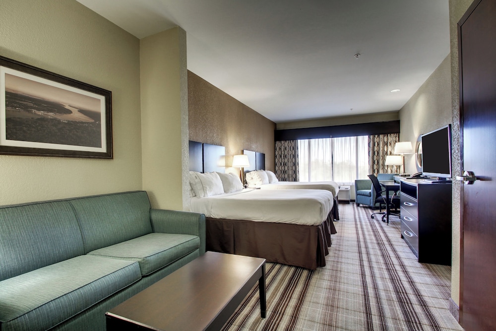 Suite, 2 Queen Beds, Accessible (Mobil Tub) photo 1