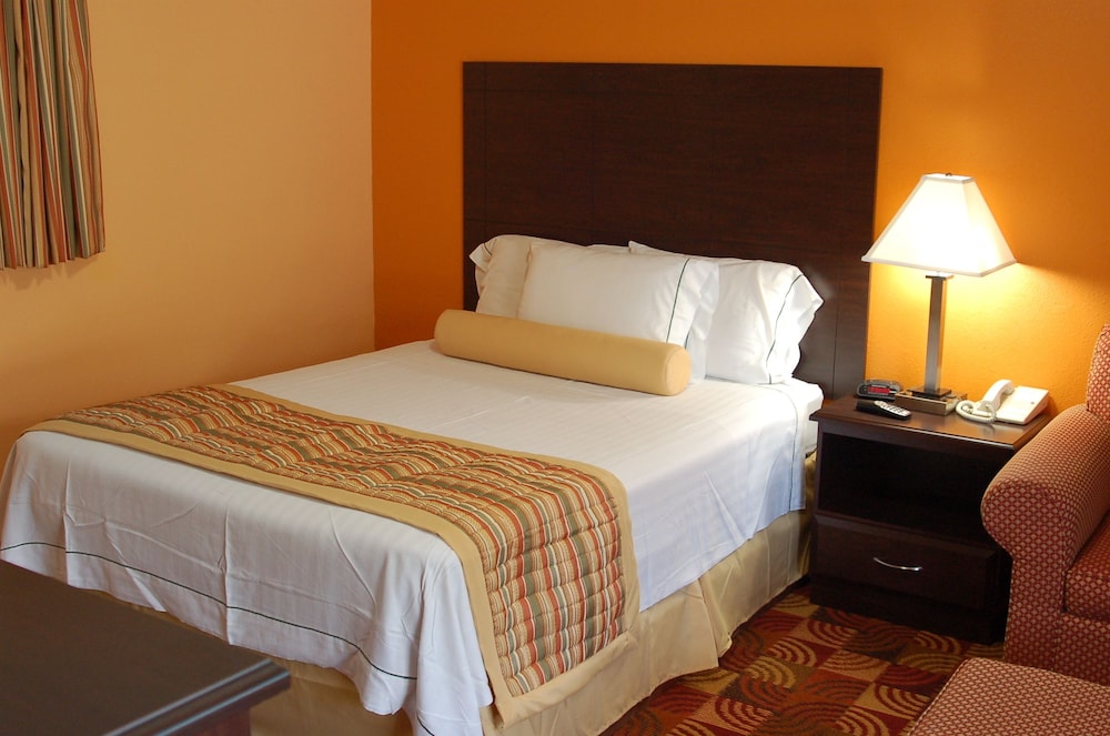Standard Room, 1 King Bed, Smoking photo 1