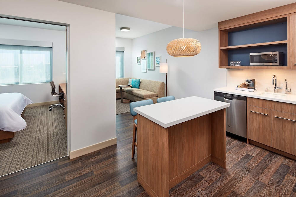 Room, 1 Bedroom (Hearing Accessible) - Photo 1