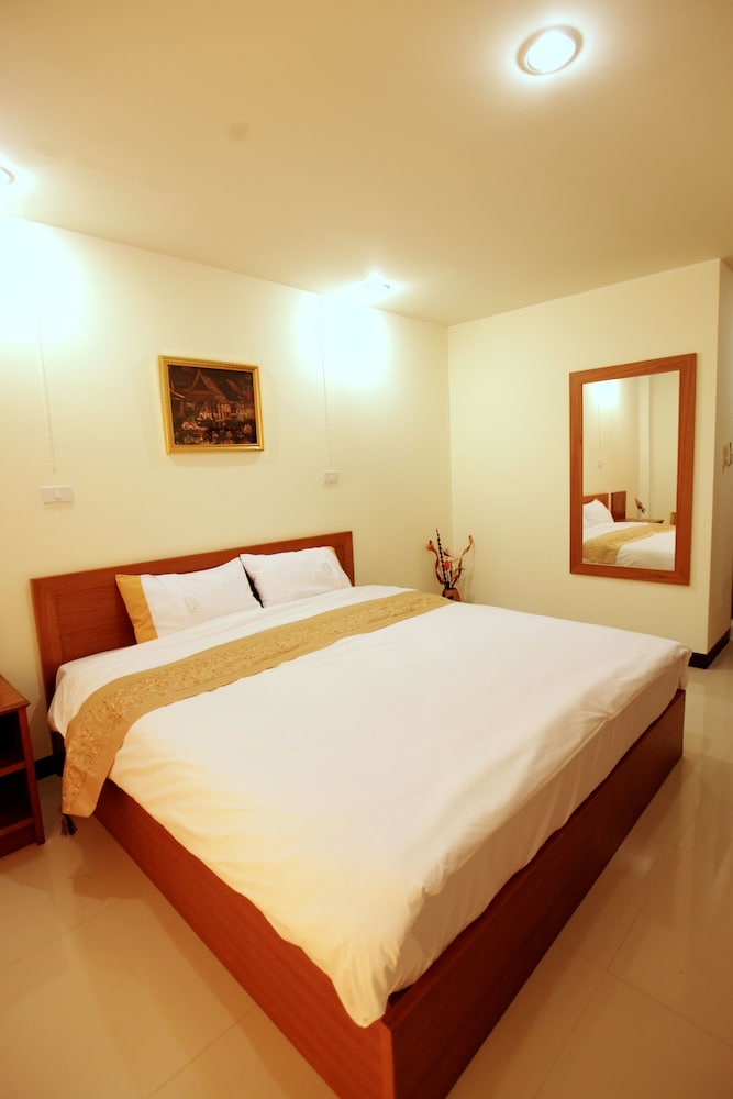 Superior Room, 1 King Bed - Photo 3