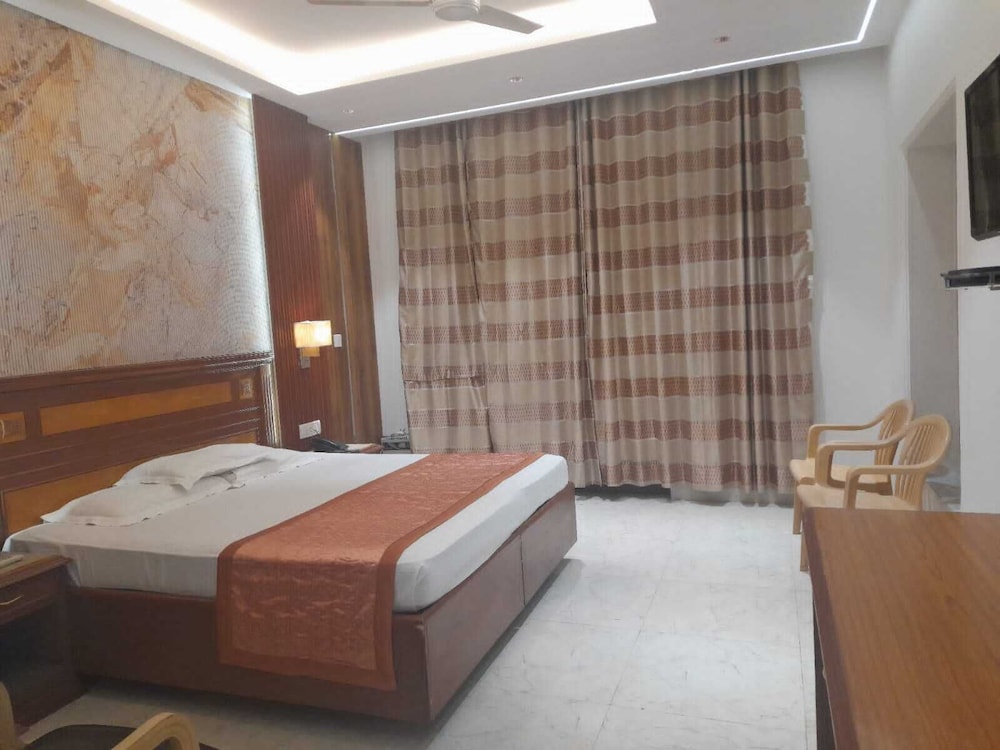Deluxe Room - Photo 4