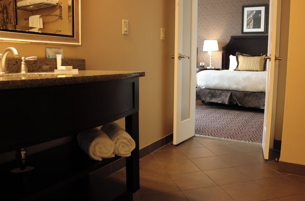 Executive Room, 1 King Bed, Non Smoking - Photo 2