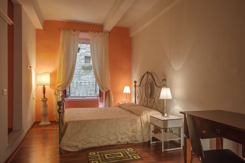 Apartment, 2 Bedrooms (Cerchi, Via dei Cerchi 7) photo 1