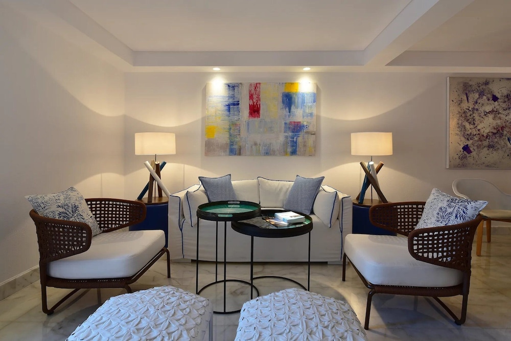 Signature Suite, Private Pool