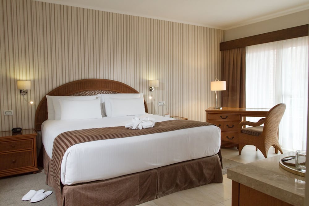 Royal Room - Photo 1