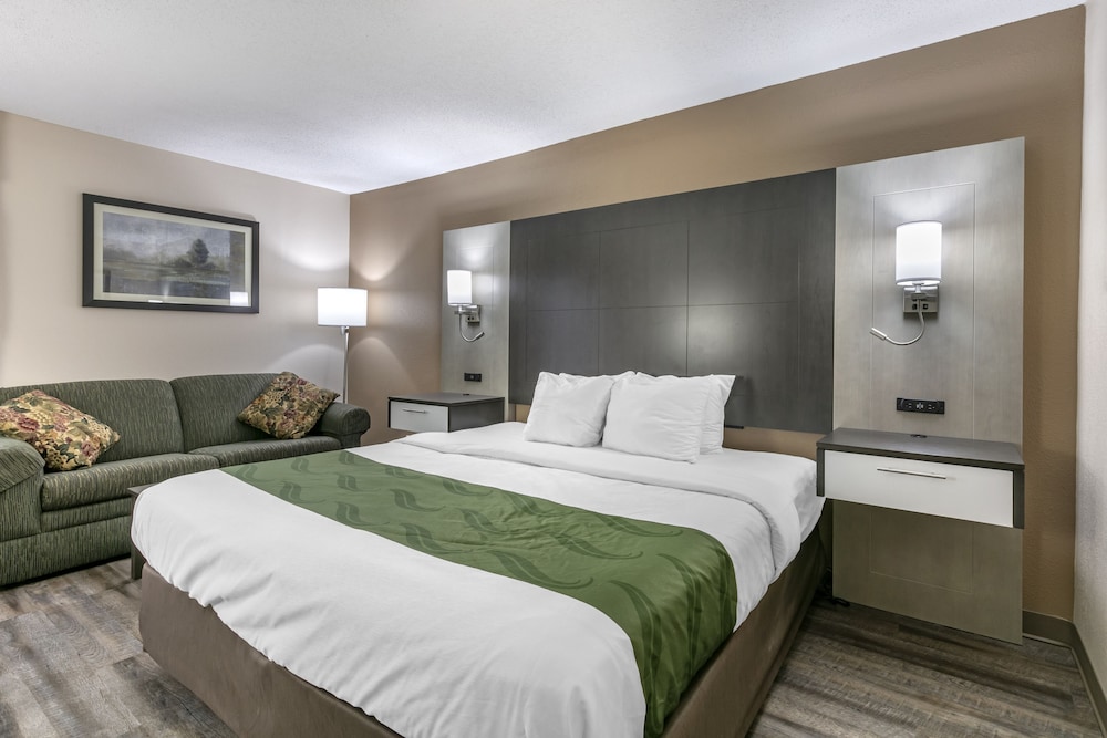 Room, 1 King Bed, Non Smoking (Voicemail) - Photo 1