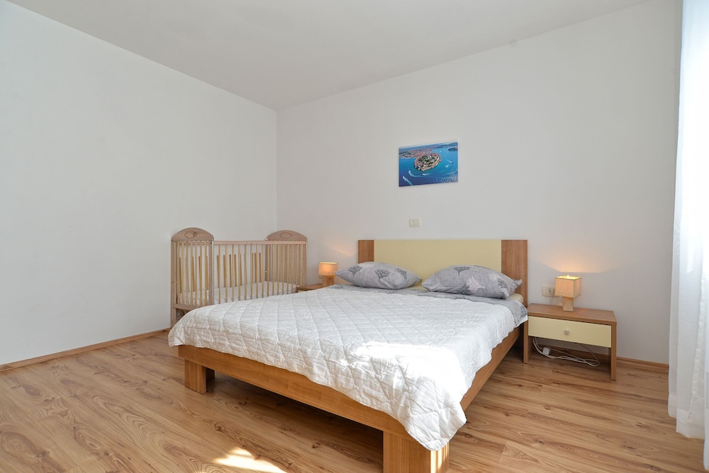 Apartment, 2 Bedrooms (351/2454) photo 2
