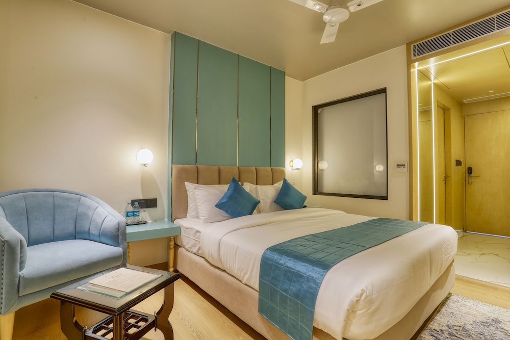 Deluxe Room - Photo 6