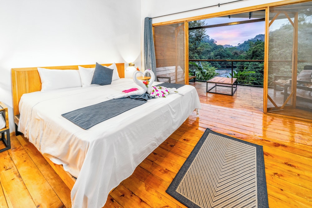 Deluxe Double Room, River View photo 2
