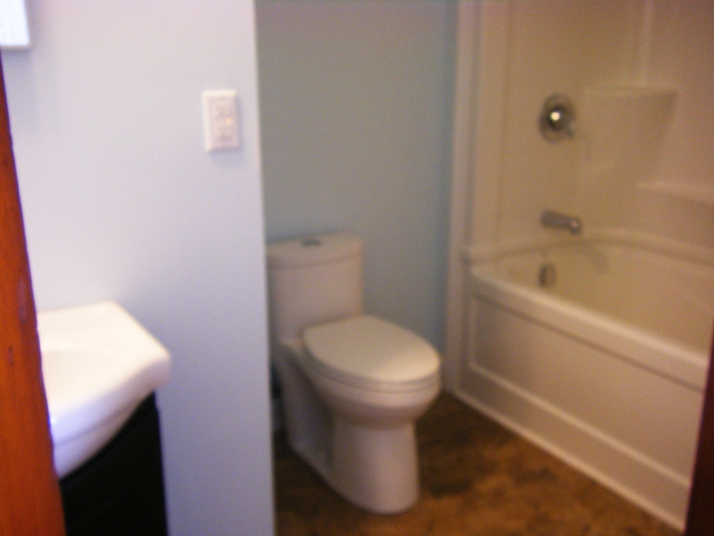 Classic Suite, 1 Queen Bed, Private Bathroom photo 2