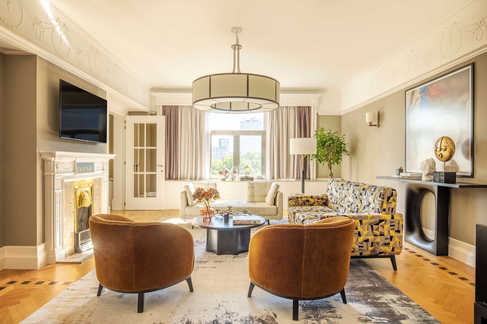 Presidential Suite, 1 King Bed thumbnail 5