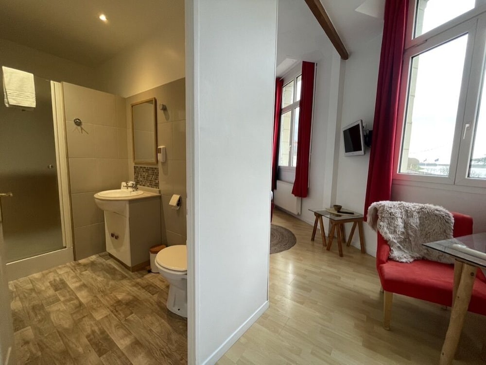 Superior Double Room, River View photo 2