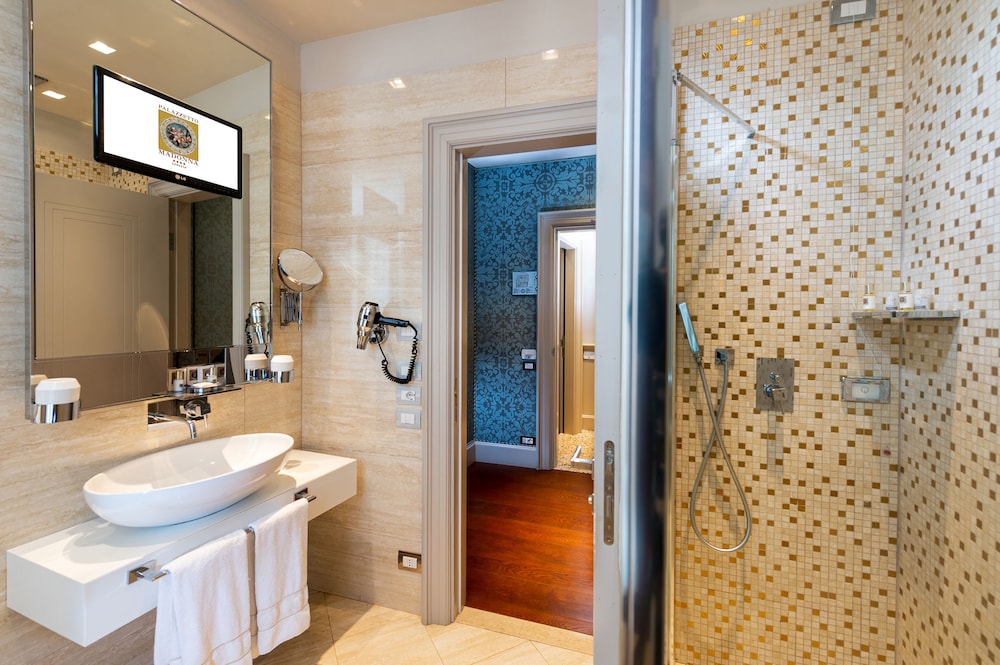 Suite thumbnail 6