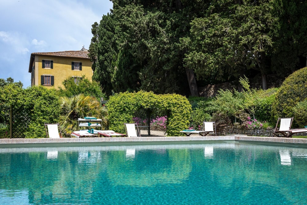 Villa di Tizzano Luxurious Retreat in Paradise, Photo 71