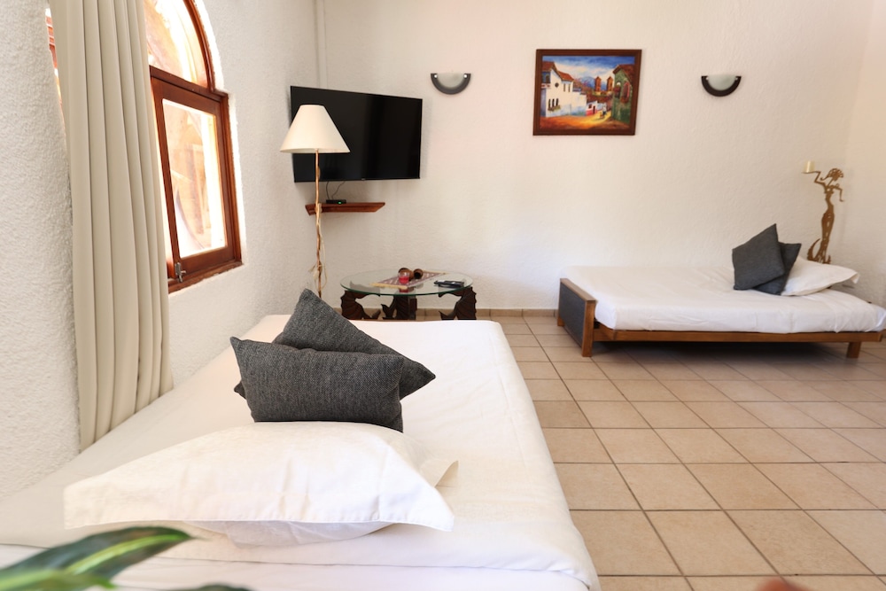 Bosque Caribe One Bedroom Apartment with Terrace - Photo 8