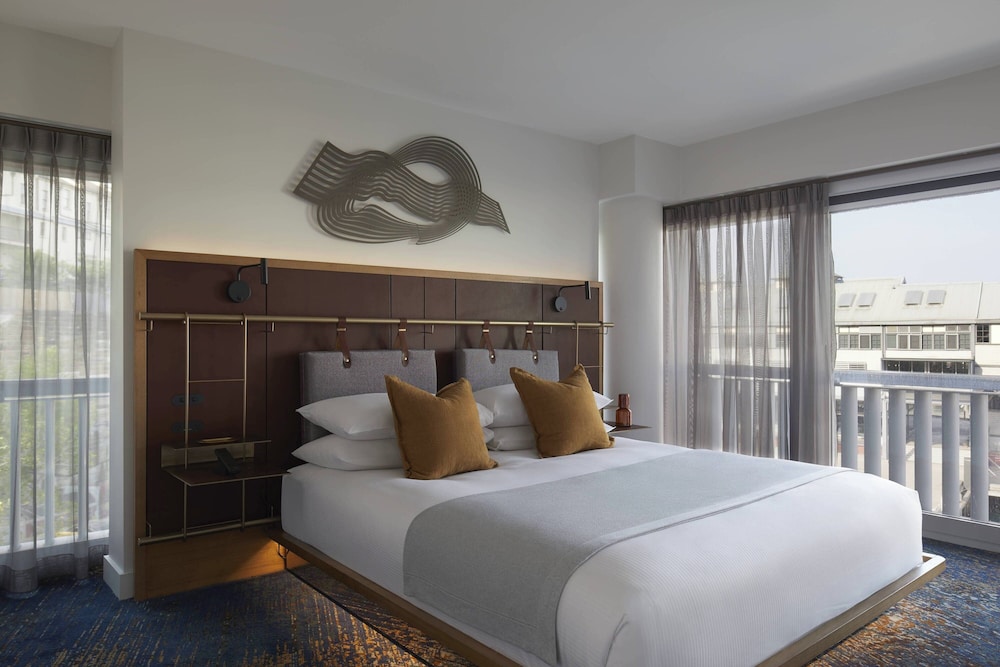 Suite, 1 King Bed with Sofa bed (View)