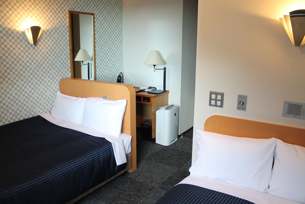 Twin Room, Smoking photo 3