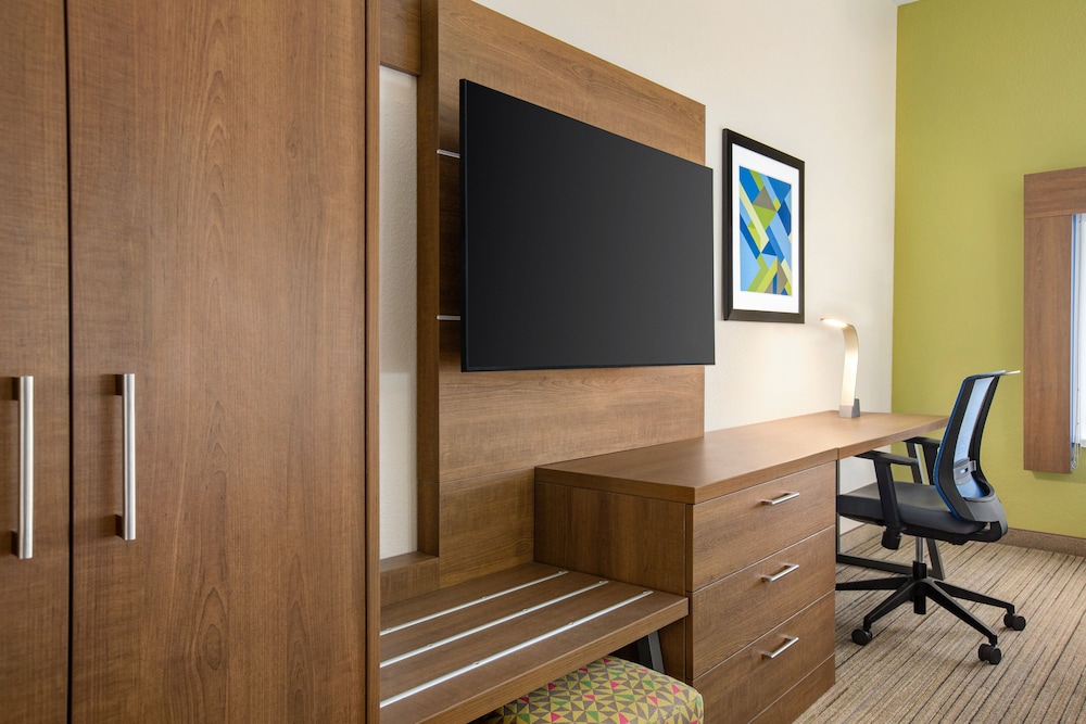 Standard Room, 2 Queen Beds - Photo 4
