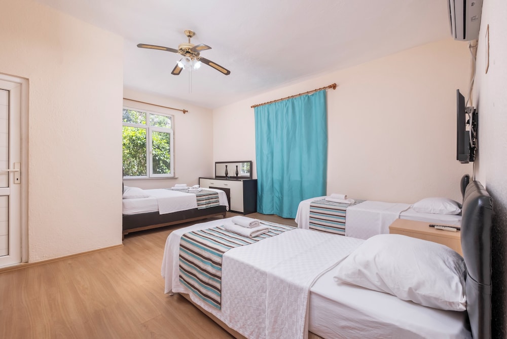 Family Quadruple Room, Courtyard View photo 1