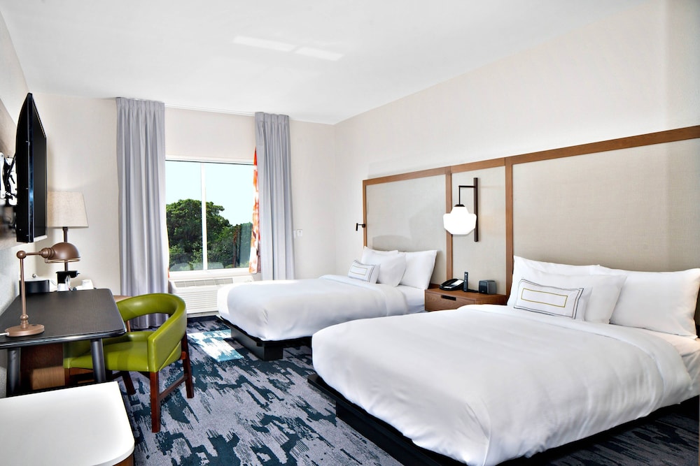 Room, 2 Queen Beds (Mobility Accessible, Tub) - Photo 2