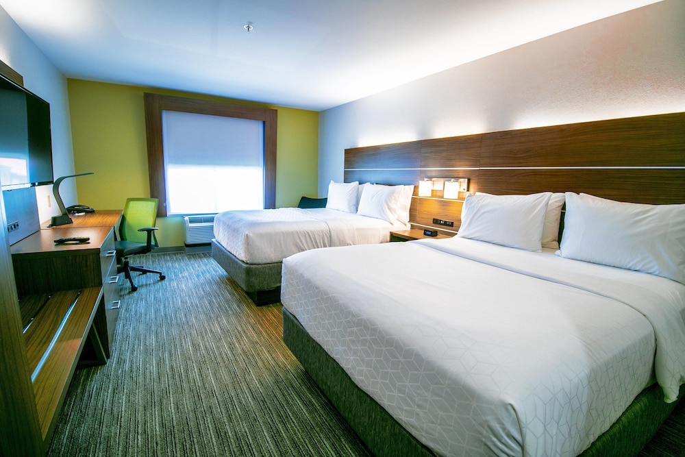 Suite, Multiple Beds - Photo 1
