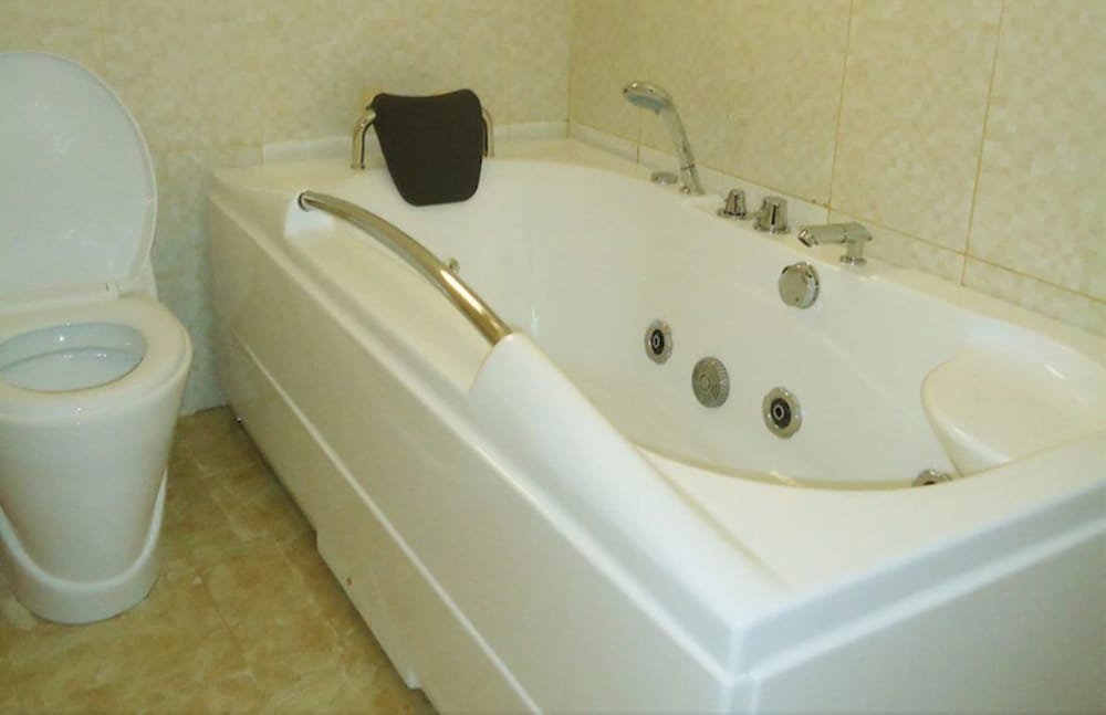 Deluxe Suite photo 3