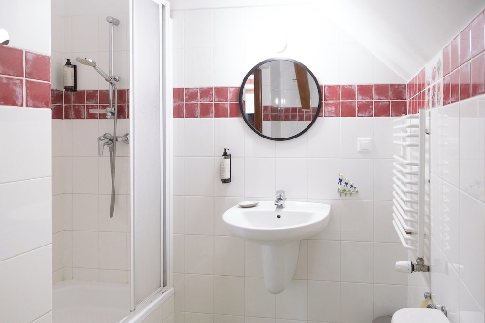 Basic Triple Room photo 3