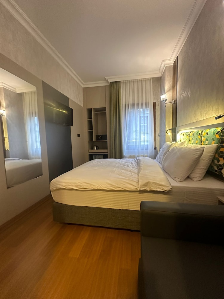 Standard Double Room, City View photo 1