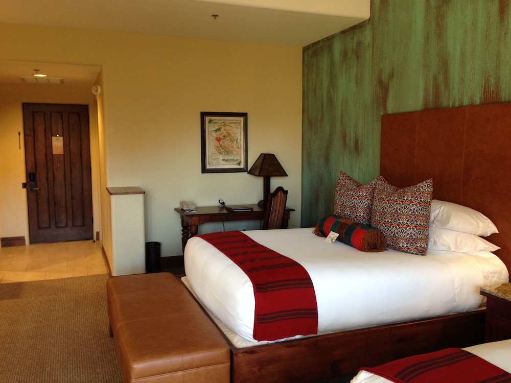 Premium Room, 2 Queen Beds (Kiva) - Photo 4